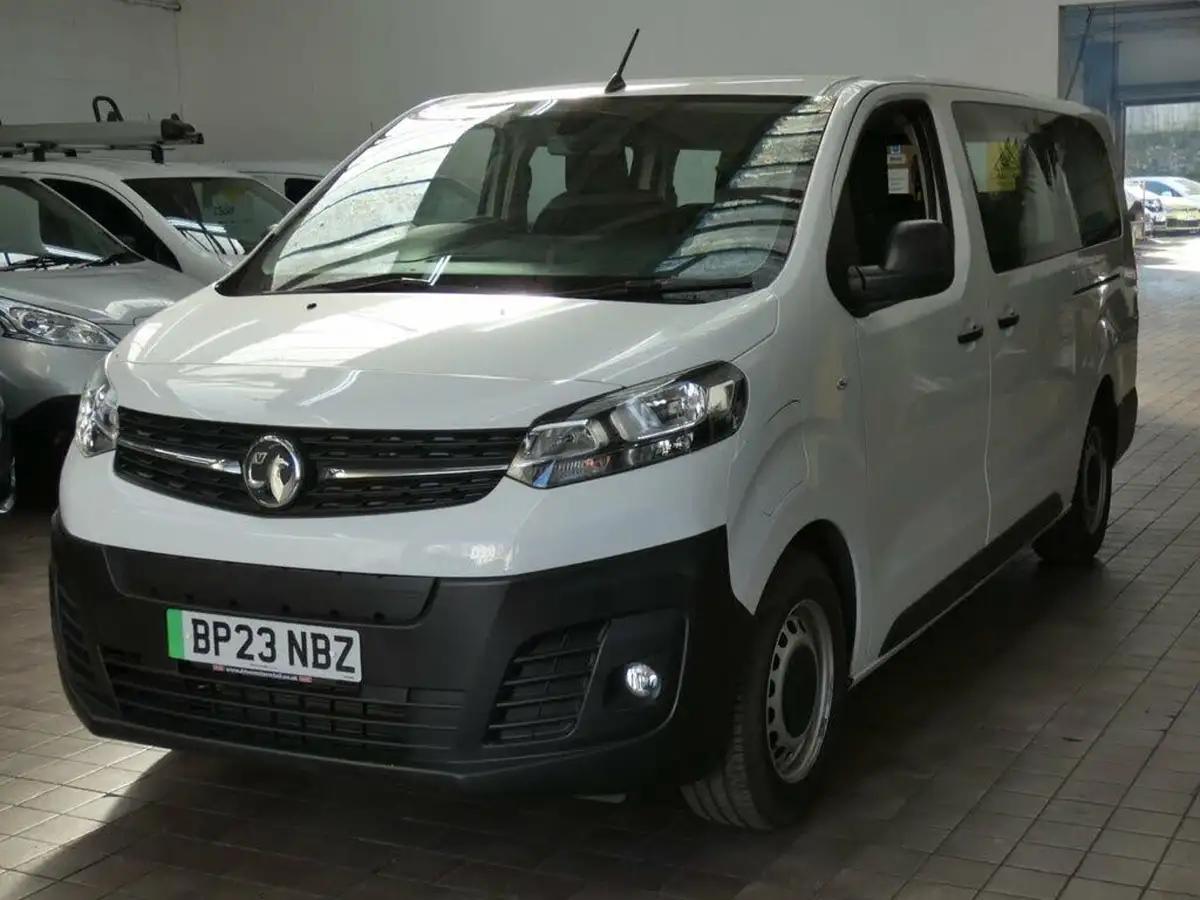 2023-vauxhall-vivaro-life-e-combi-l-big-2