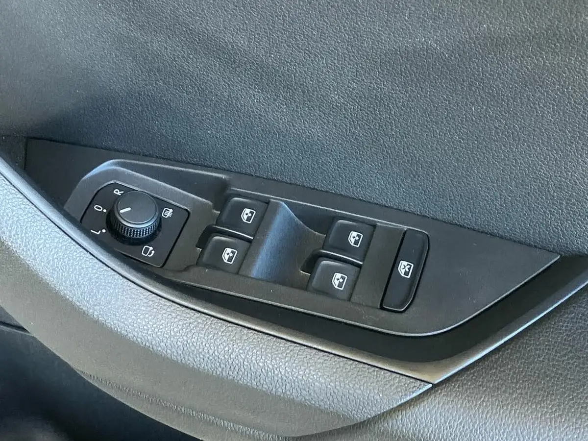 2020-skoda-karoq-10-tsi-se-115ps-big-17