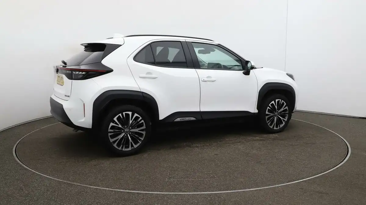 2023-toyota-yaris-cross-15-vvt-i-excel-awd-i-big-47