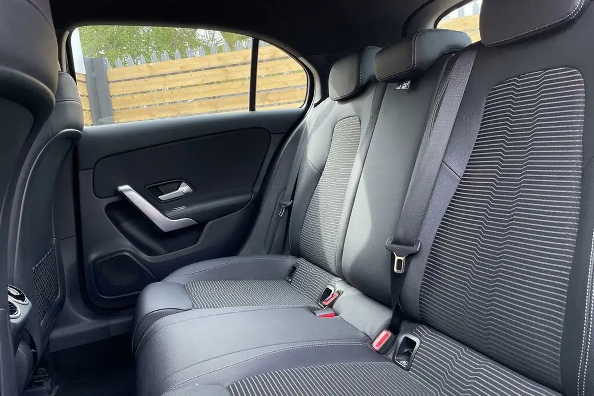 2019-mercedes-benz-a-class-15d-a180d-sport-hatchback-5d-7g-dct-big-29