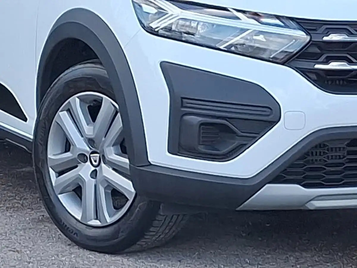 2021-dacia-sandero-stepway-10-tce-essential-90bhp-big-8
