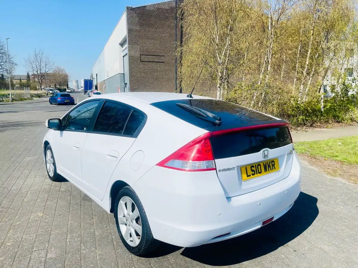 2010-honda-insight-13-es-big-8
