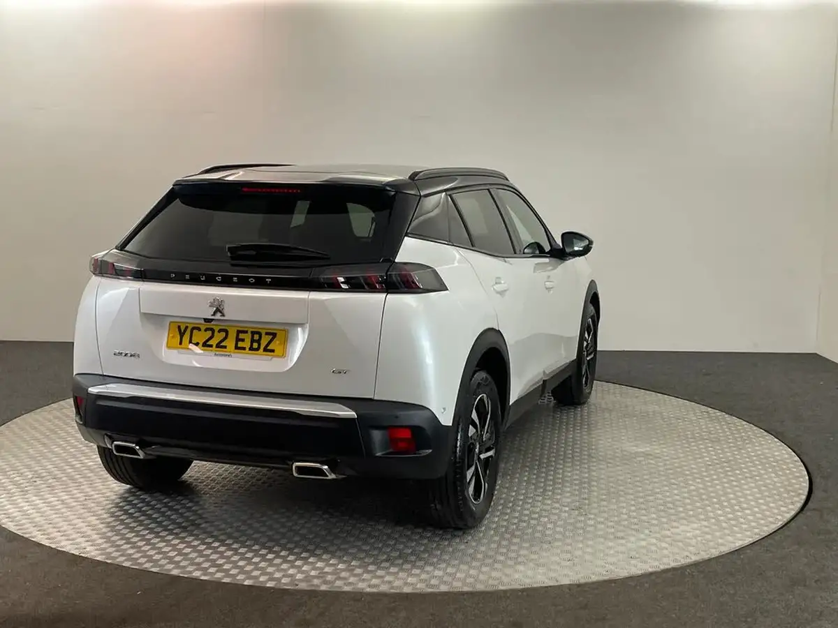 2022-peugeot-2008-suv-12-puretech-gt-big-4