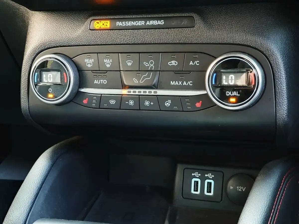 2020-ford-focus-15-st-line-x-estate-auto-big-19