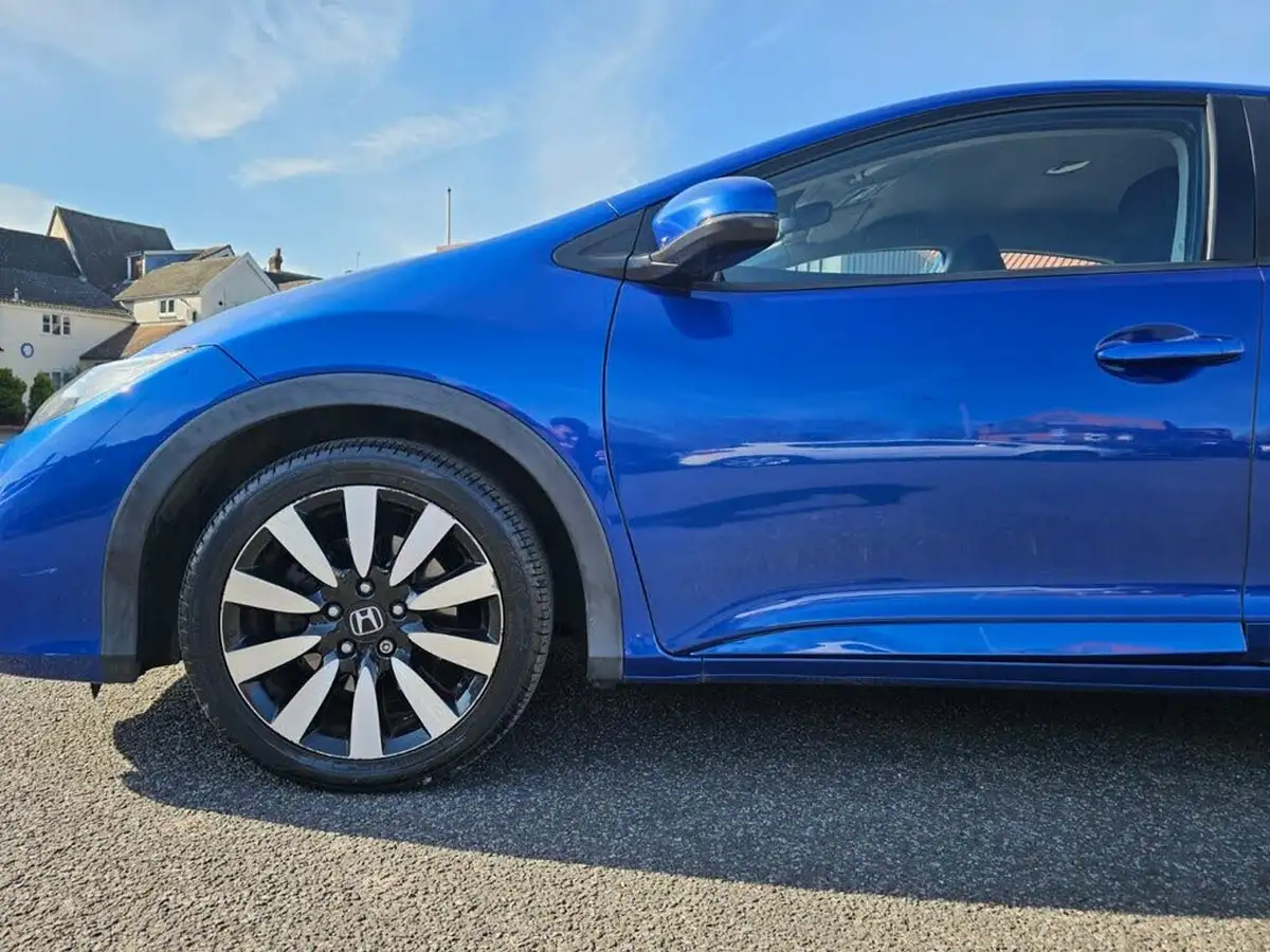 2015-honda-civic-18-se-plus-honda-connect-hatchback-auto-big-41