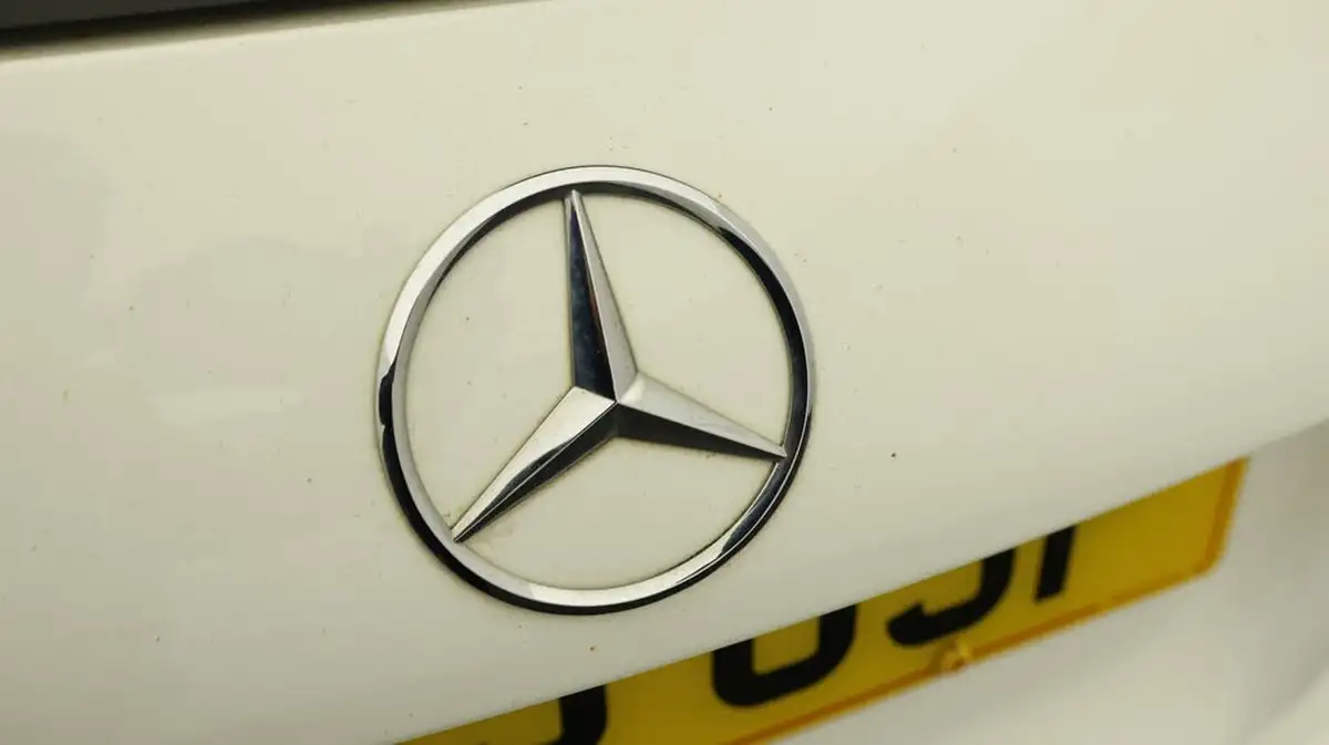 2019-mercedes-benz-a-class-13-a180-amg-line-premium-hatchback-5d-7g-dct-big-19