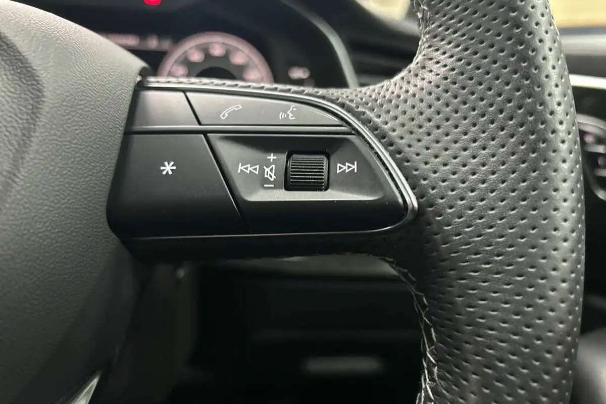 2023-audi-q7-30-55-tfsi-black-edition-big-8
