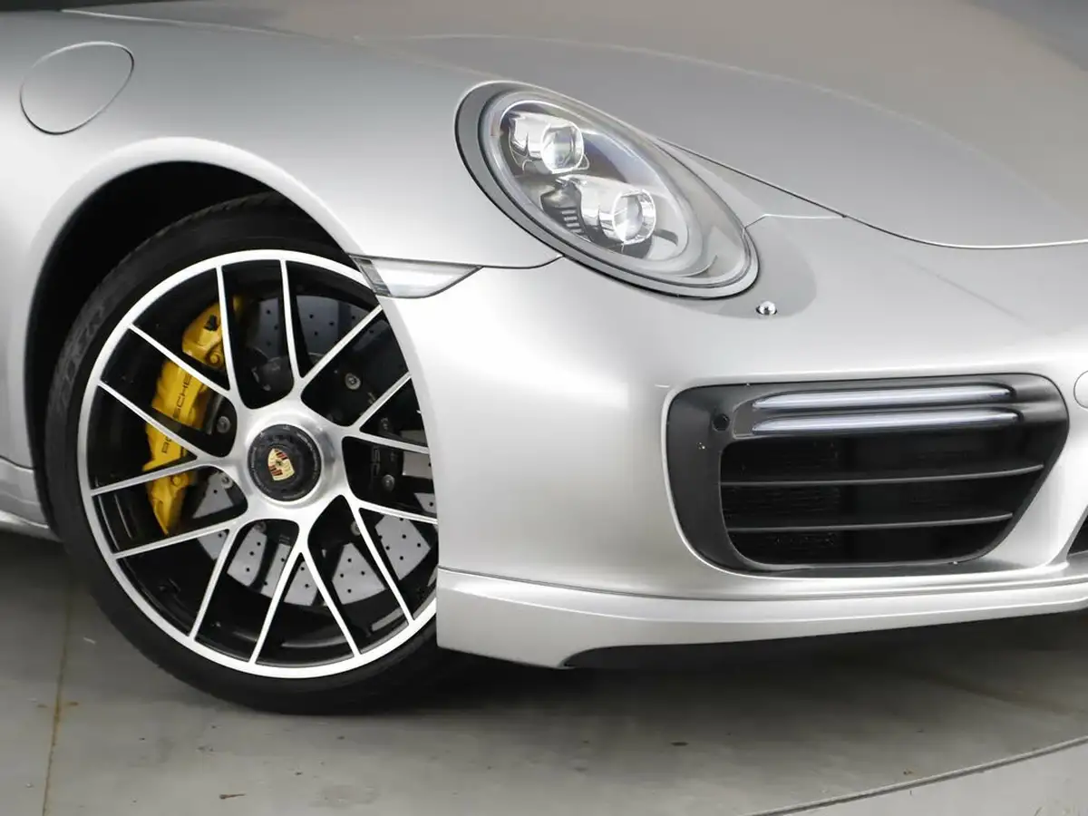 2016-porsche-911-38-turbo-s-coupe-big-28