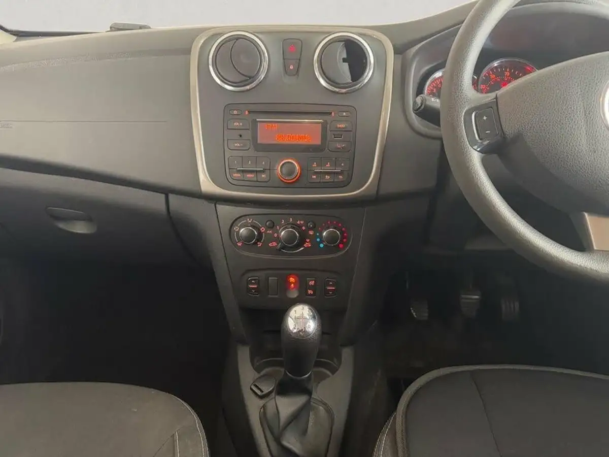 2016-dacia-sandero-09-tce-laureate-big-22