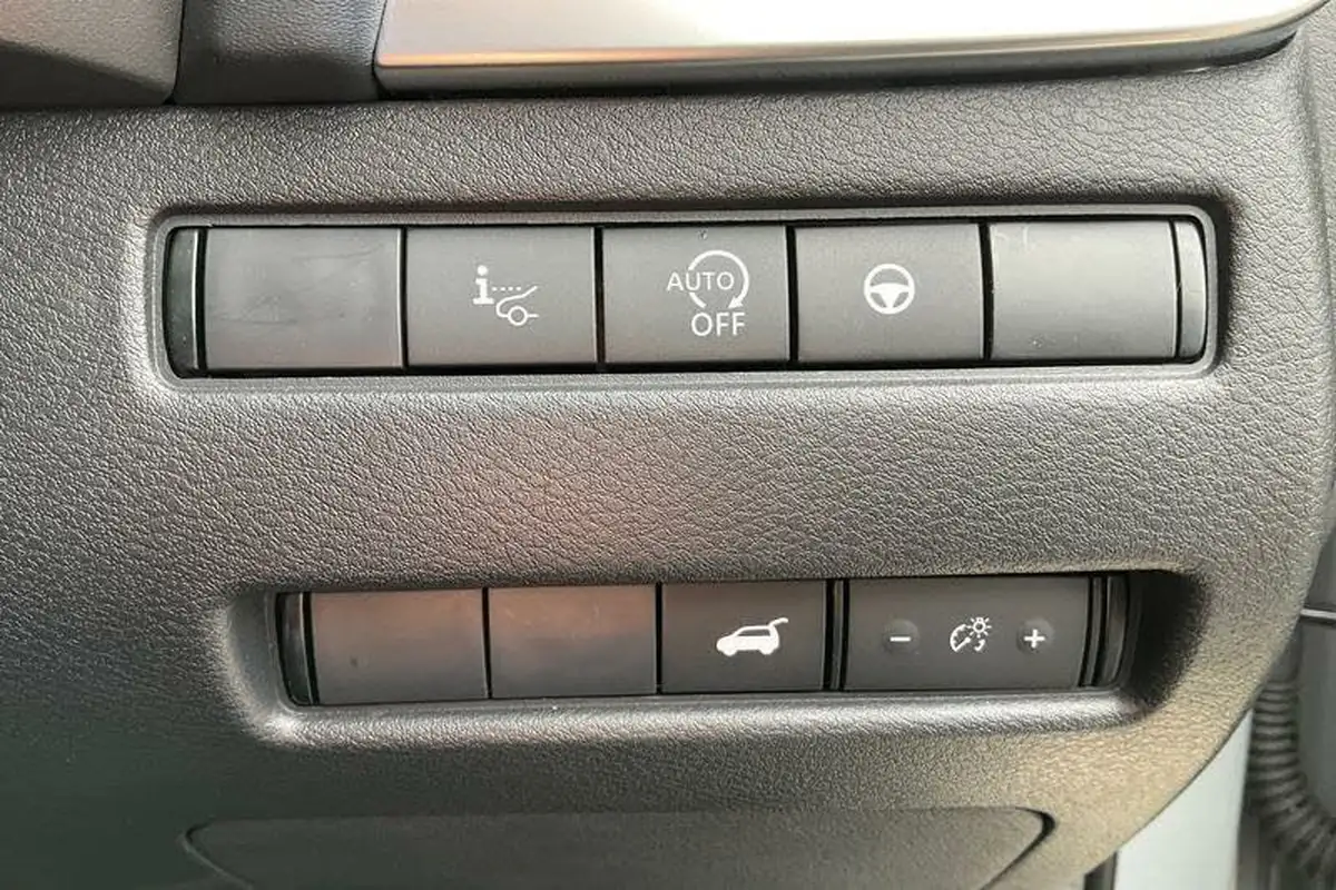 2021-nissan-qashqai-13-dig-t-tekna-big-31