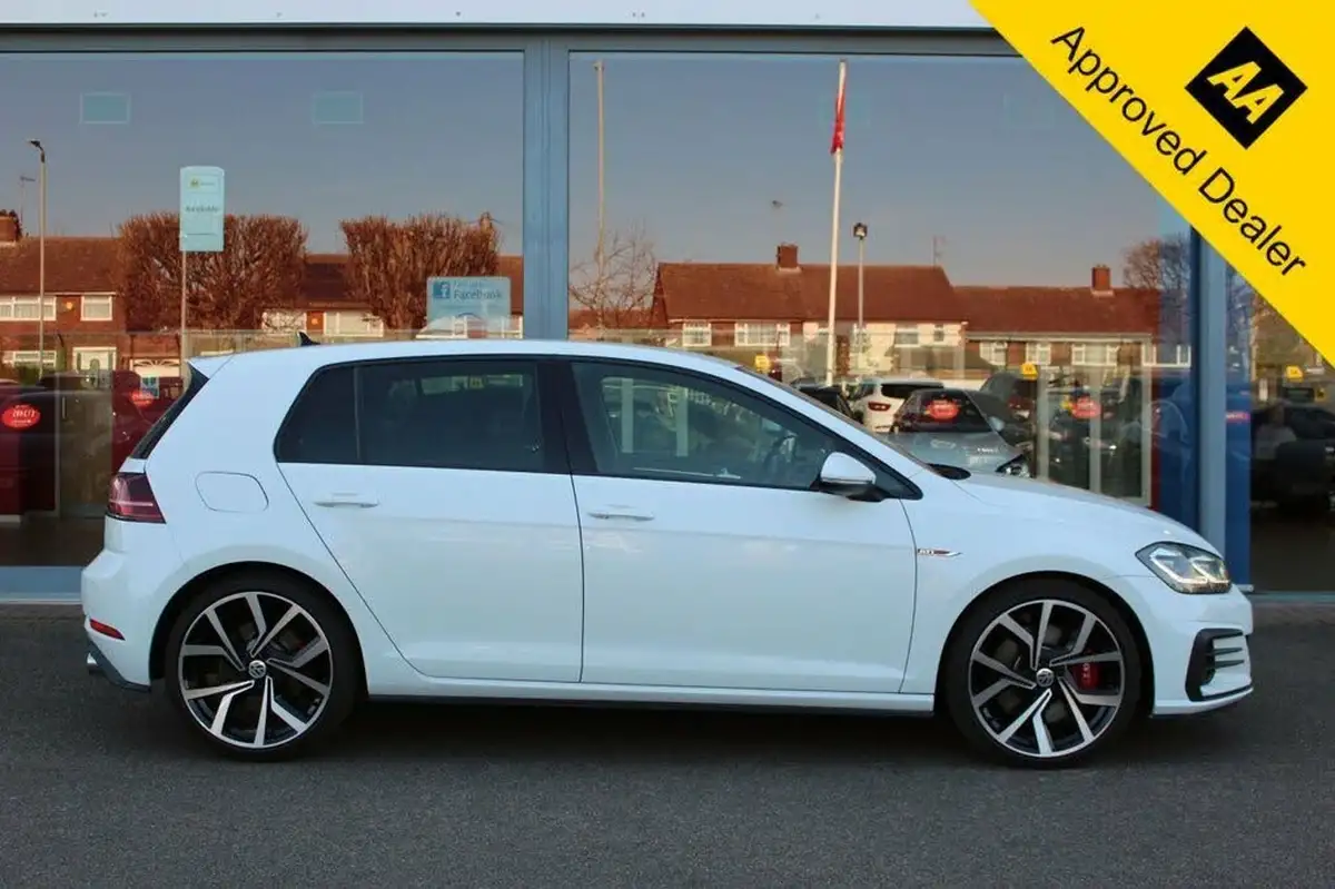 2020-volkswagen-golf-20-tsi-gti-performance-5d-dsg-big-1