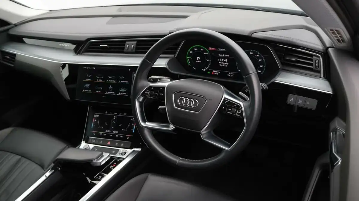 2021-audi-e-tron-55e-technik-station-wagon-big-9