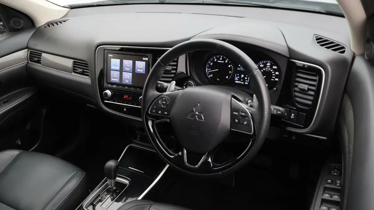 2020-mitsubishi-outlander-20-exceed-big-9