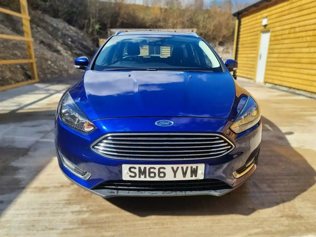 2017-ford-focus-15tdci-titanium-estate-big-8