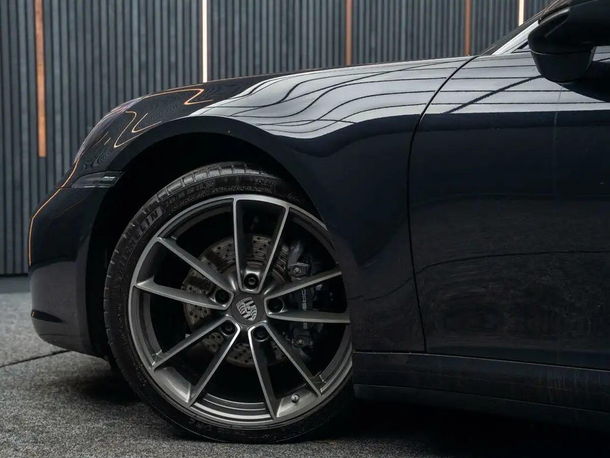 2023-porsche-911-30-carrera-coupe-big-10