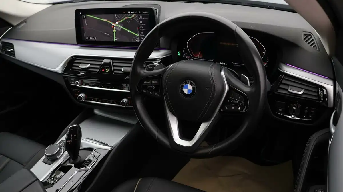 2021-bmw-5-series-20-520i-se-saloon-4d-big-8