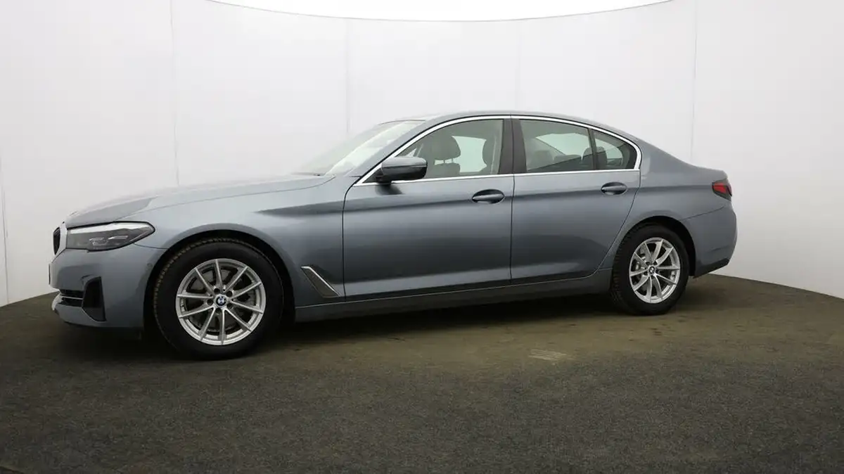 2021-bmw-5-series-20-520i-se-saloon-4d-big-26