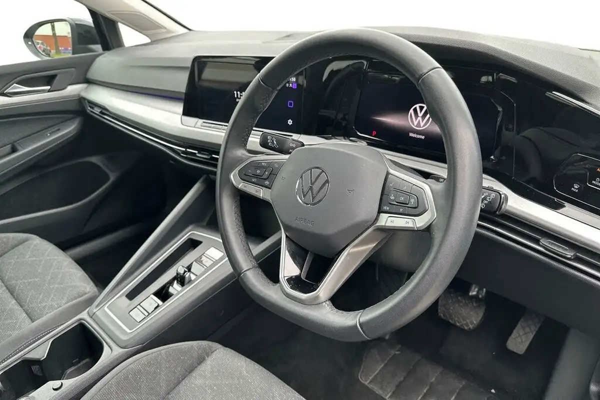2023-volkswagen-golf-15-etsi-life-130ps-estate-big-35