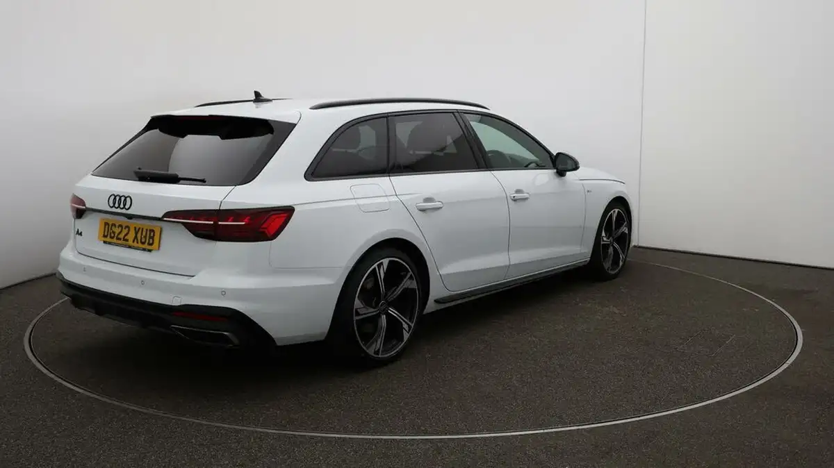 2022-audi-a4-avant-20-35-tfsi-black-edition-s-tronic-big-47