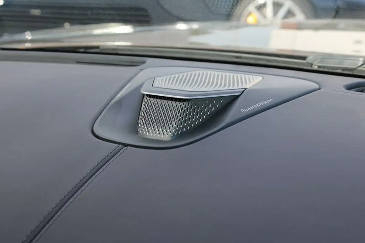 2024-aston-martin-dbs-52-v12-superleggera-volante-big-21