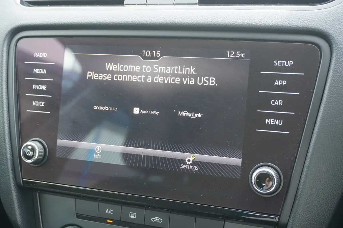 2018-skoda-octavia-big-21