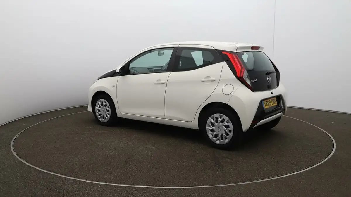 2019-toyota-aygo-10-vvt-i-x-play-tss-x-shift-big-27