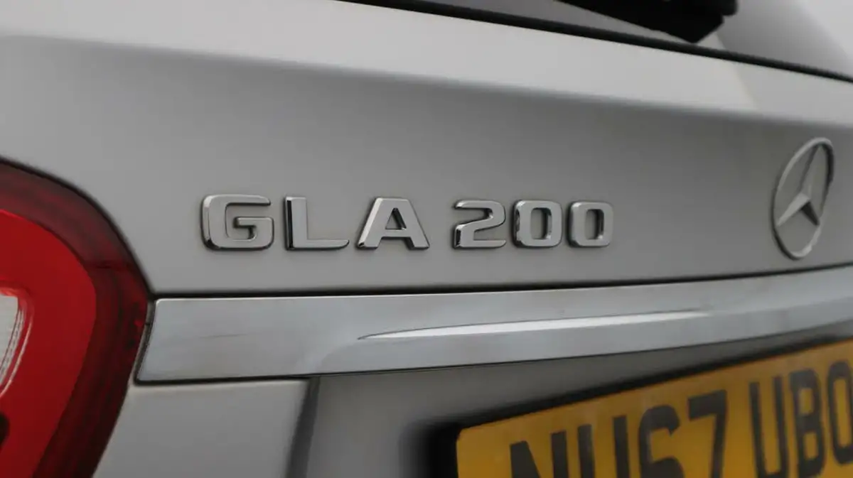 2017-mercedes-benz-gla-class-16-gla-200-se-big-20