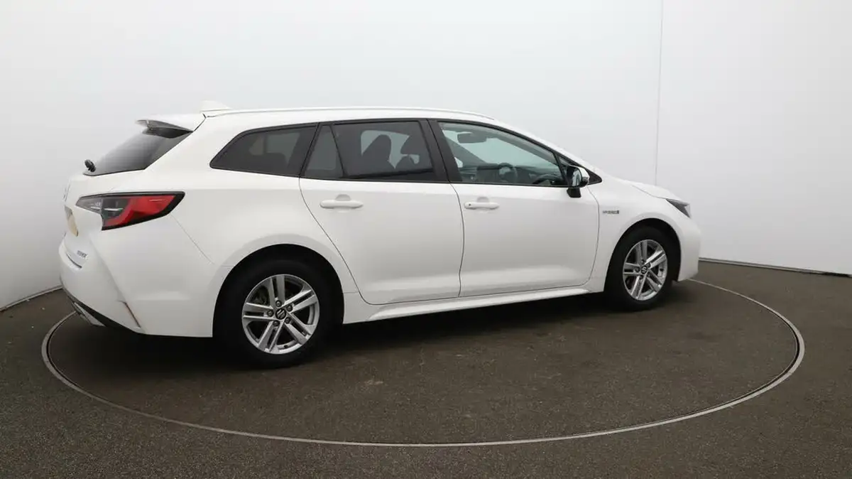 2023-suzuki-swace-18-motion-big-45