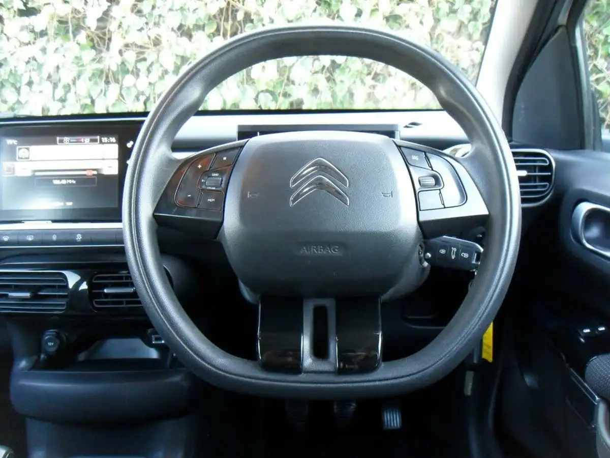 2016-citroen-c4-cactus-12-puretech-touch-big-36