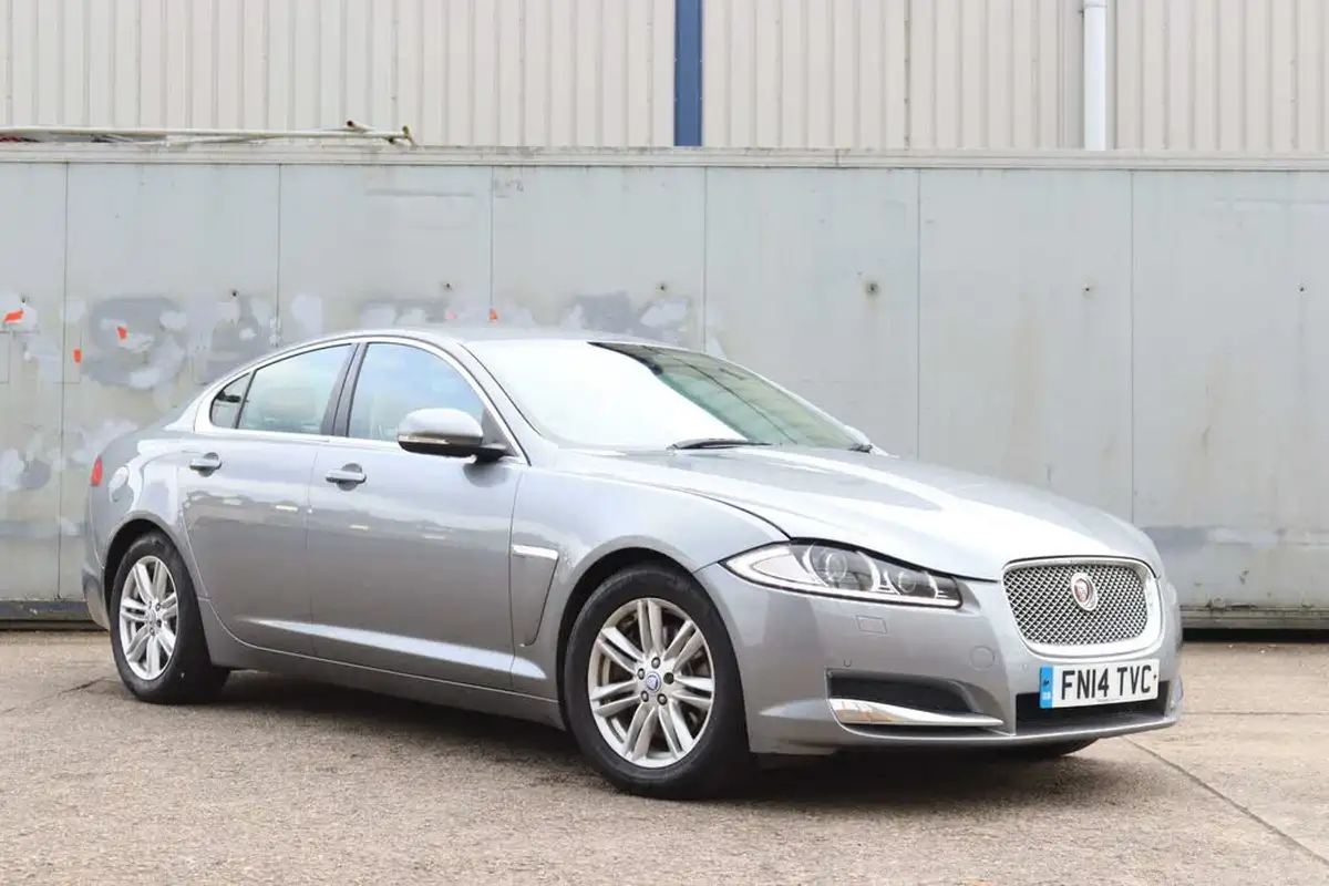 2014-jaguar-xf-22td-luxury-163ps-saloon-4d-big-2