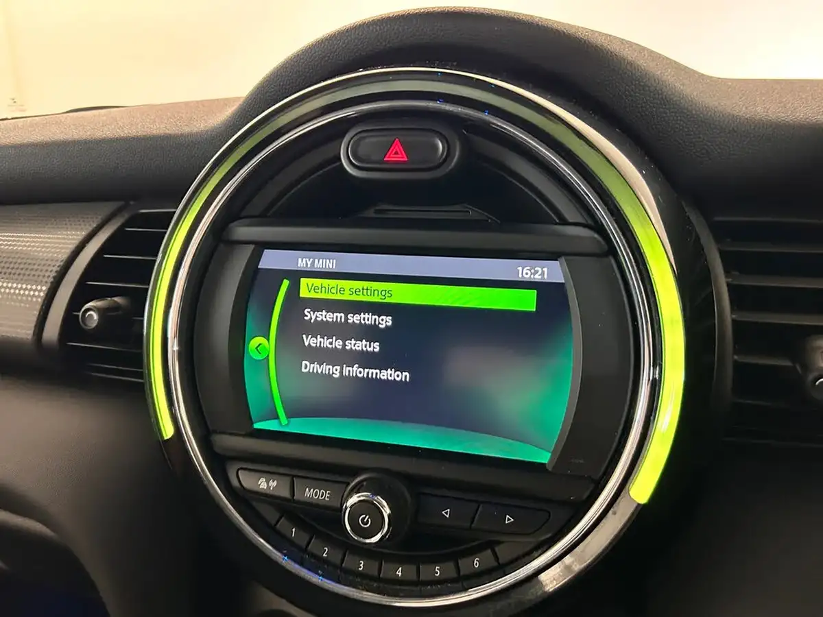 2019-mini-cooper-15-cooper-classic-hatchback-3d-big-38