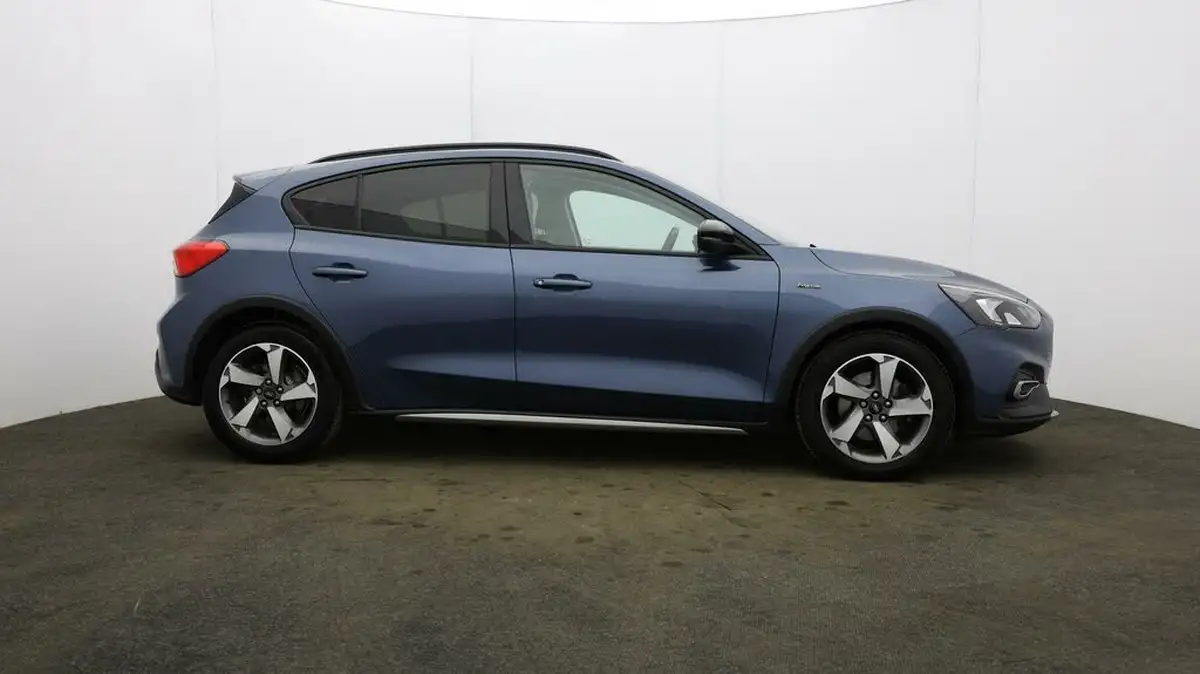 2020-ford-focus-15-active-hatchback-big-8