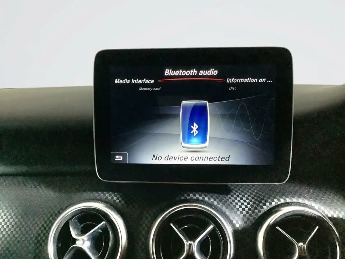 2018-mercedes-benz-a-class-15d-a180d-sport-edition-big-19