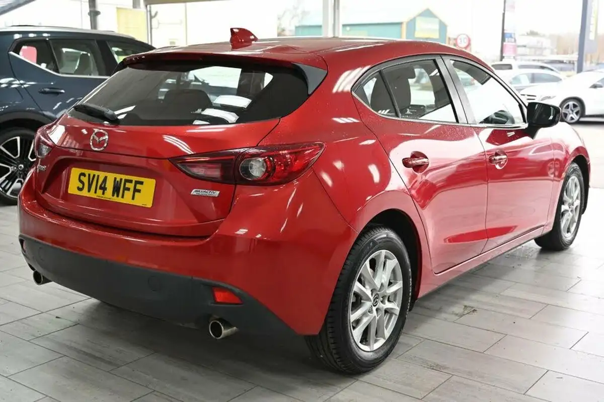 2014-mazda-mazda3-20-se-hatchback-5d-big-8