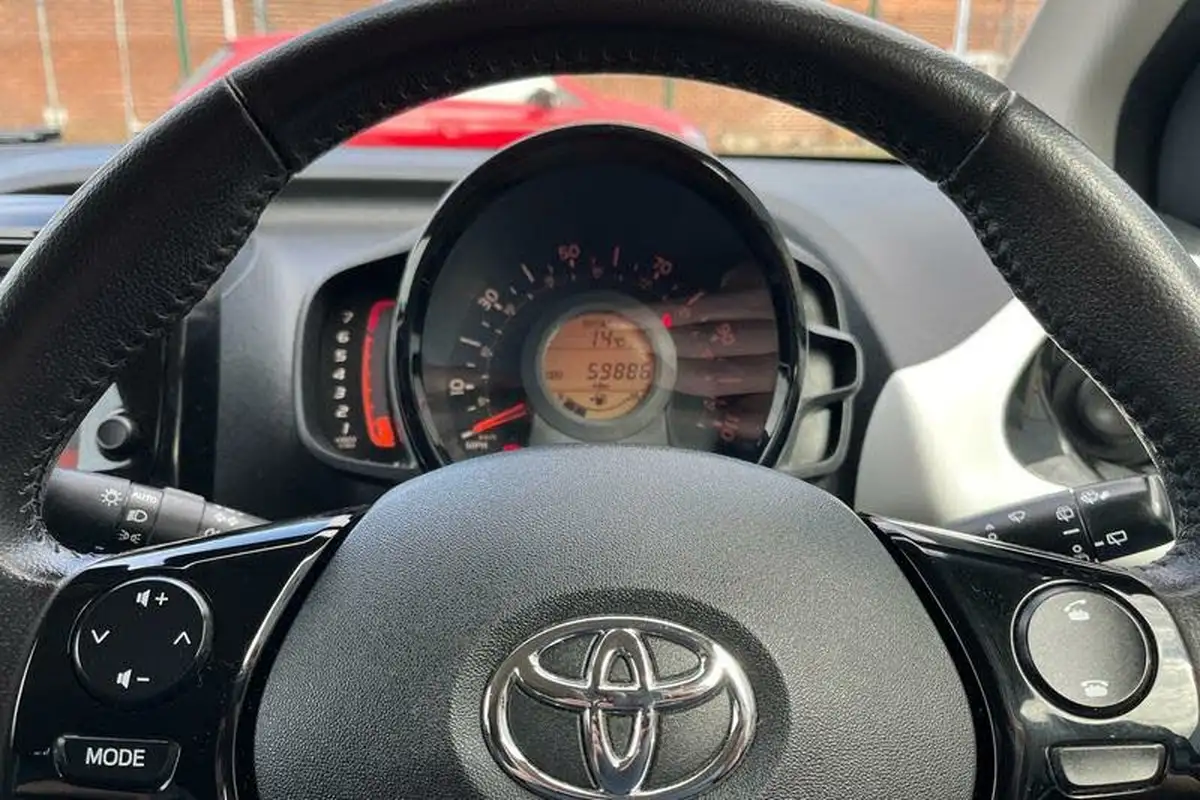2018-toyota-aygo-10-vvt-i-x-press-71bhp-big-11