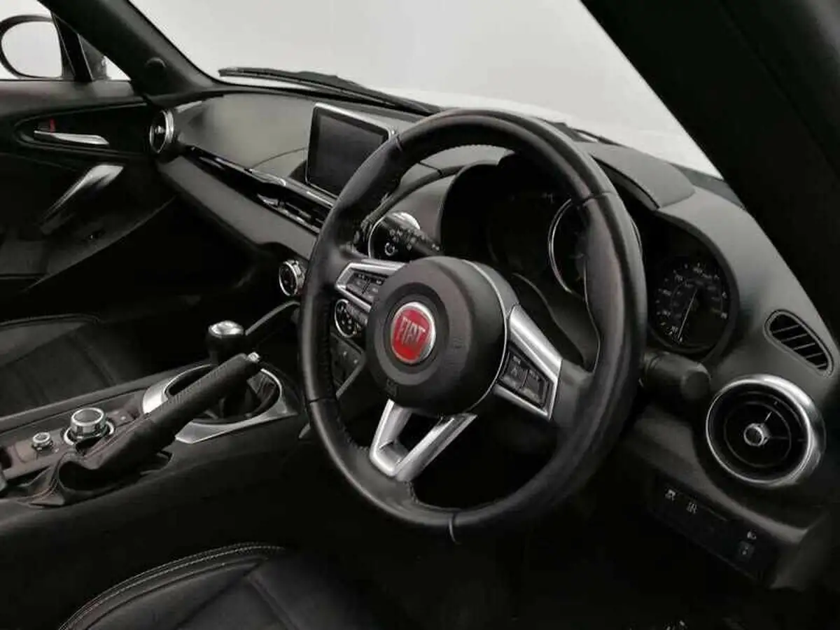 2017-fiat-124-14-multiair-124-spider-lusso-big-11
