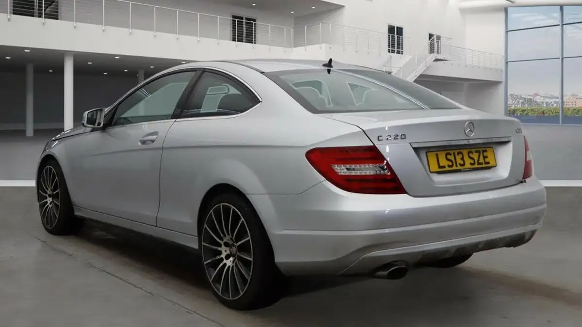 2013-mercedes-benz-c-class-21cdi-c220-cdi-executive-se-170bhp-cdi-coupe-2d-7g-tronic-plus-big-2