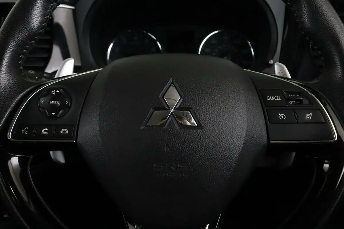 2019-mitsubishi-outlander-20-juro-7st-big-16