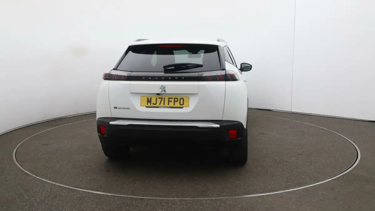 2021-peugeot-2008-suv-e-allure-big-48
