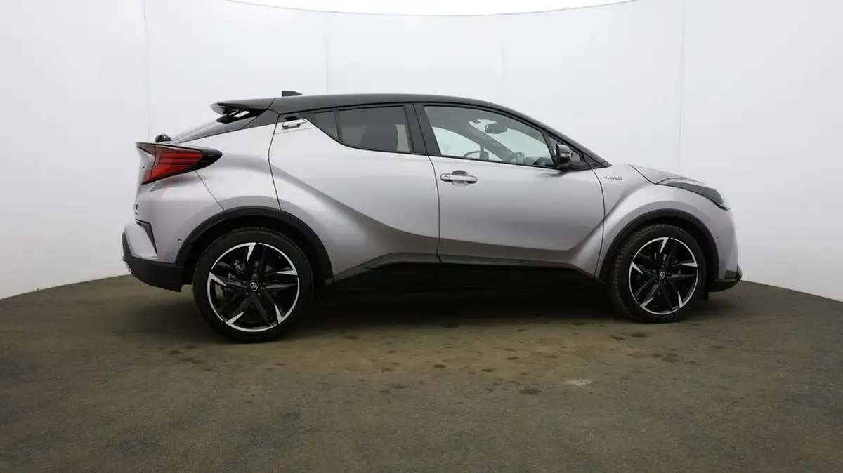 2021-toyota-c-hr-18-vvt-i-gr-sport-big-52