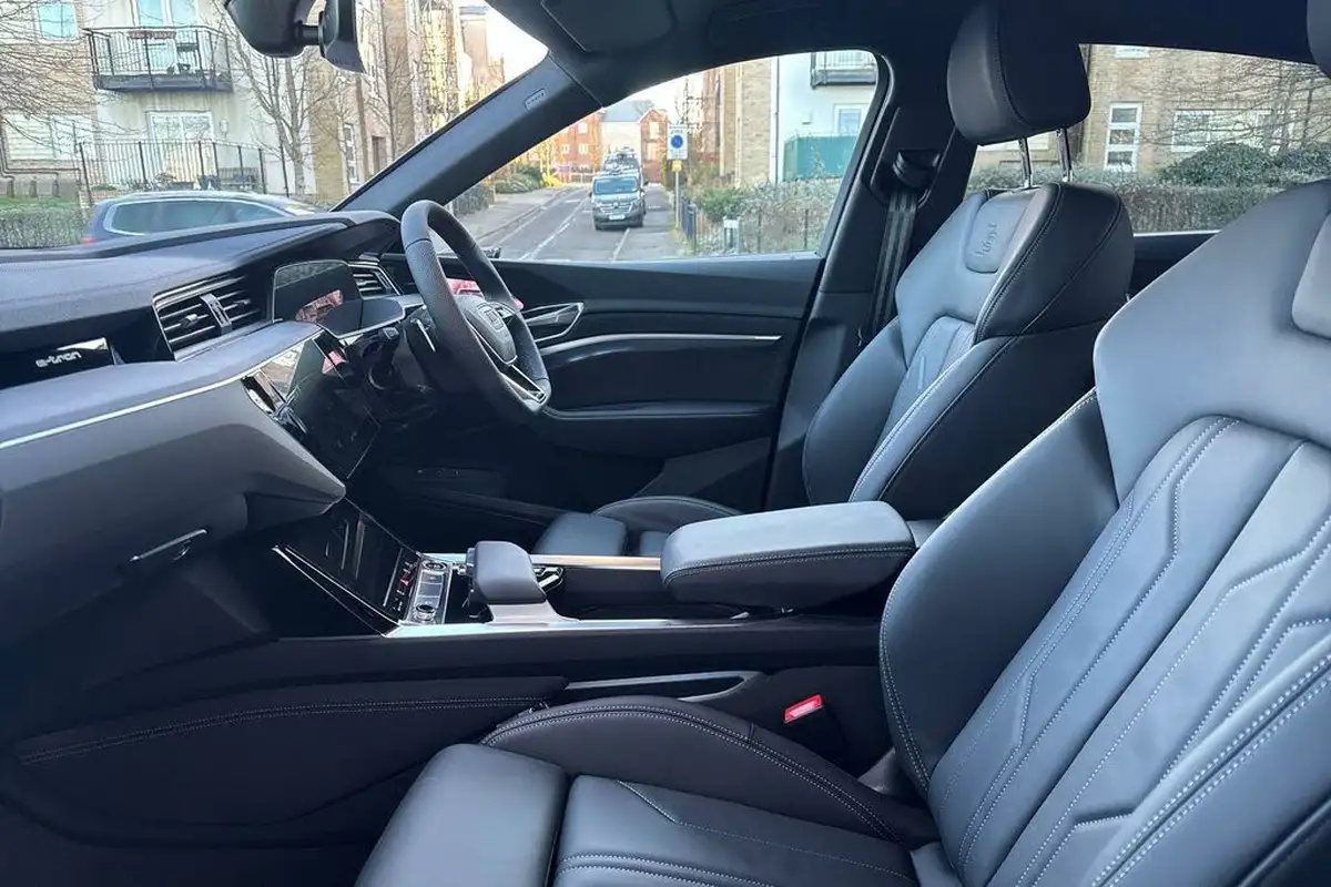 2024-audi-q8-e-tron-50e-black-edition-sportback-big-25