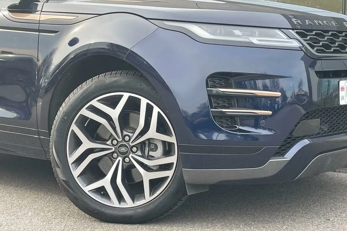 2023-land-rover-range-rover-evoque-15-p300e-r-dynamic-hse-big-7