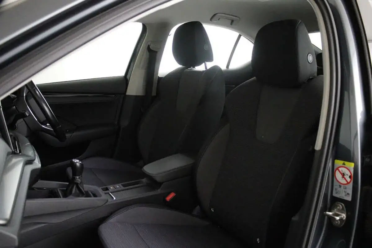 2021-skoda-octavia-10-tsi-se-first-edition-hatchback-big-11