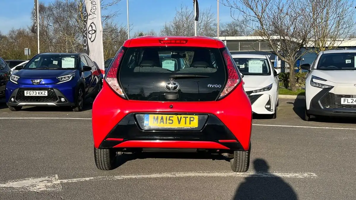 2015-toyota-aygo-10-vvt-i-x-pression-x-wave-x-shift-big-18