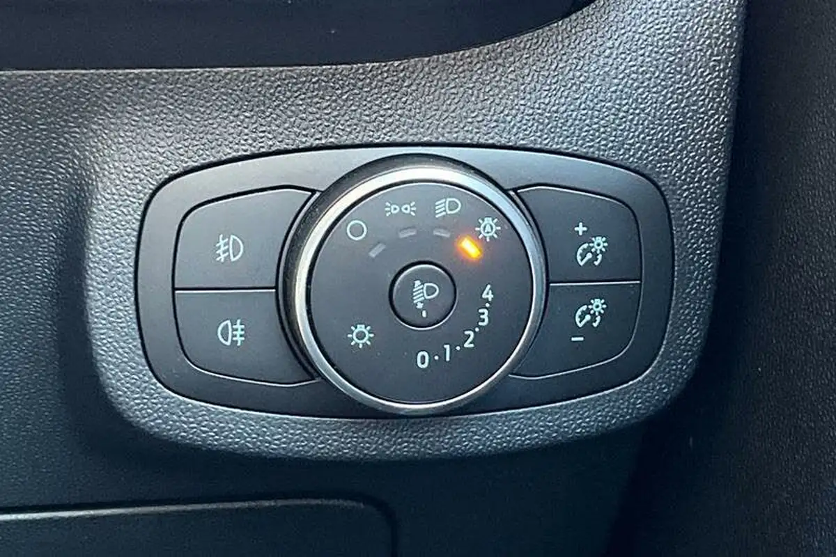 2020-ford-fiesta-big-37