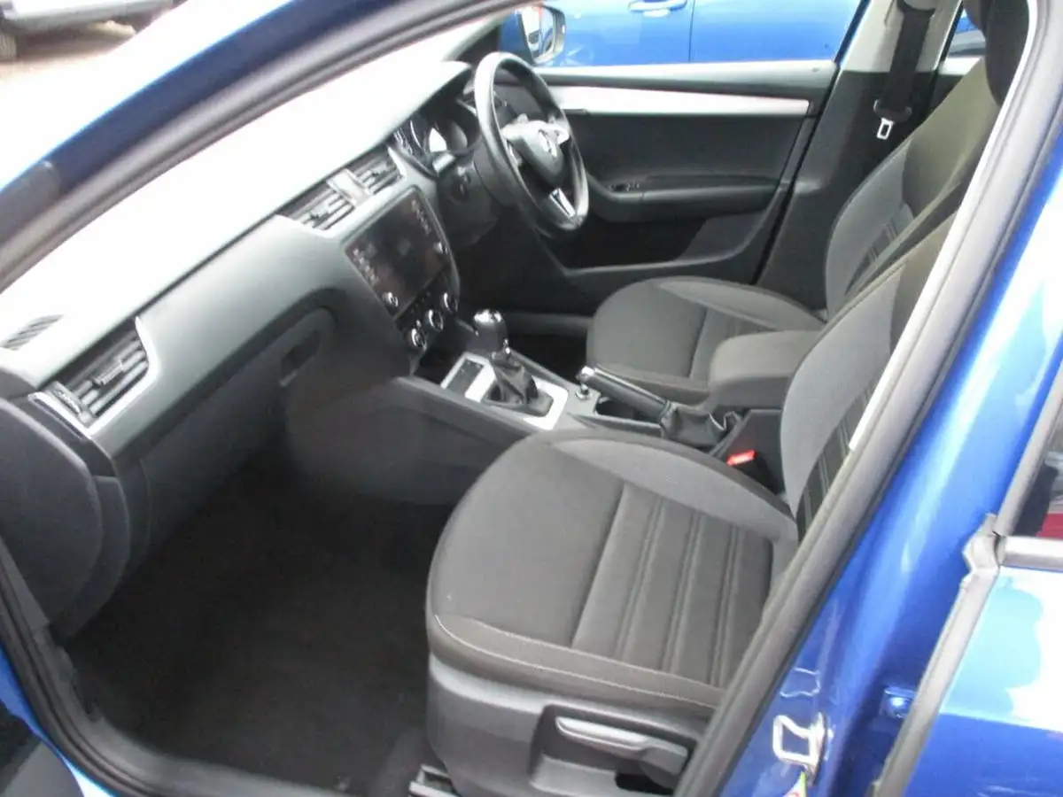 2019-skoda-octavia-15-tsi-se-estate-dsg-big-5
