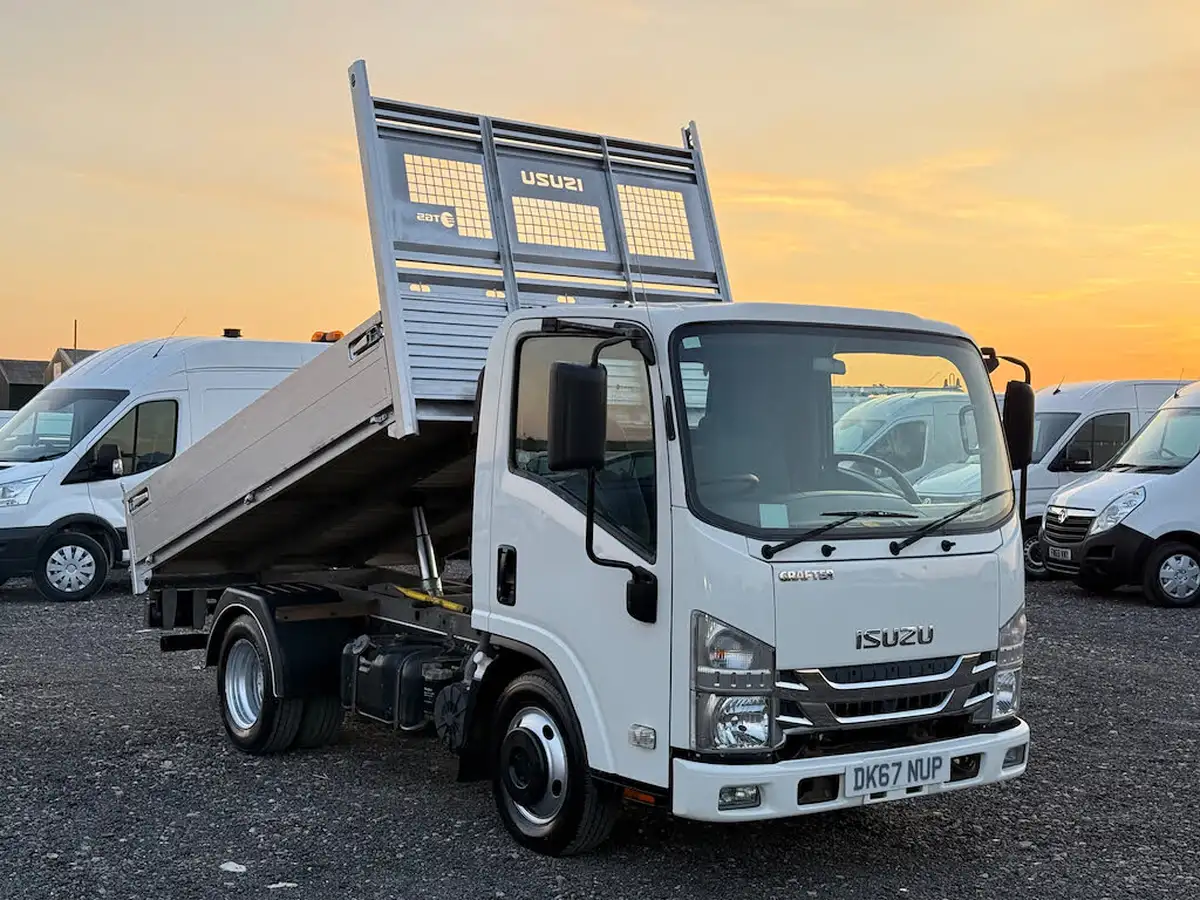 2017-isuzu-truck-n-30td-n35120-s-grafter-dropside-truck-big-0