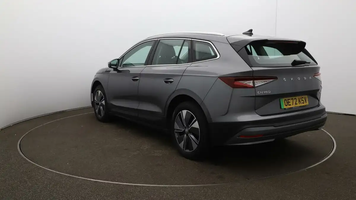 2022-skoda-enyaq-e-60-big-54
