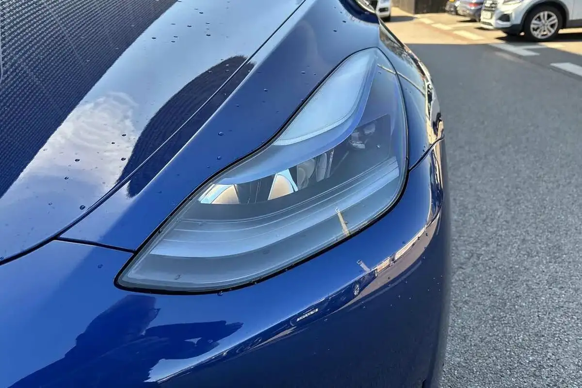 2022-tesla-model-y-e-long-range-big-24