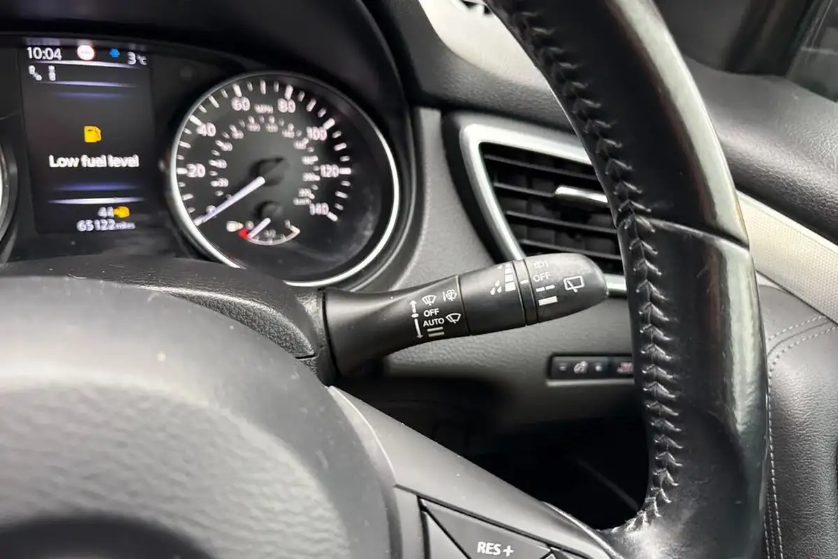 2017-nissan-qashqai-15dci-tekna-big-45